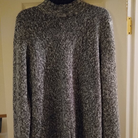 LADIES KNIT PULLOVER SWEATER - Picture 1 of 7